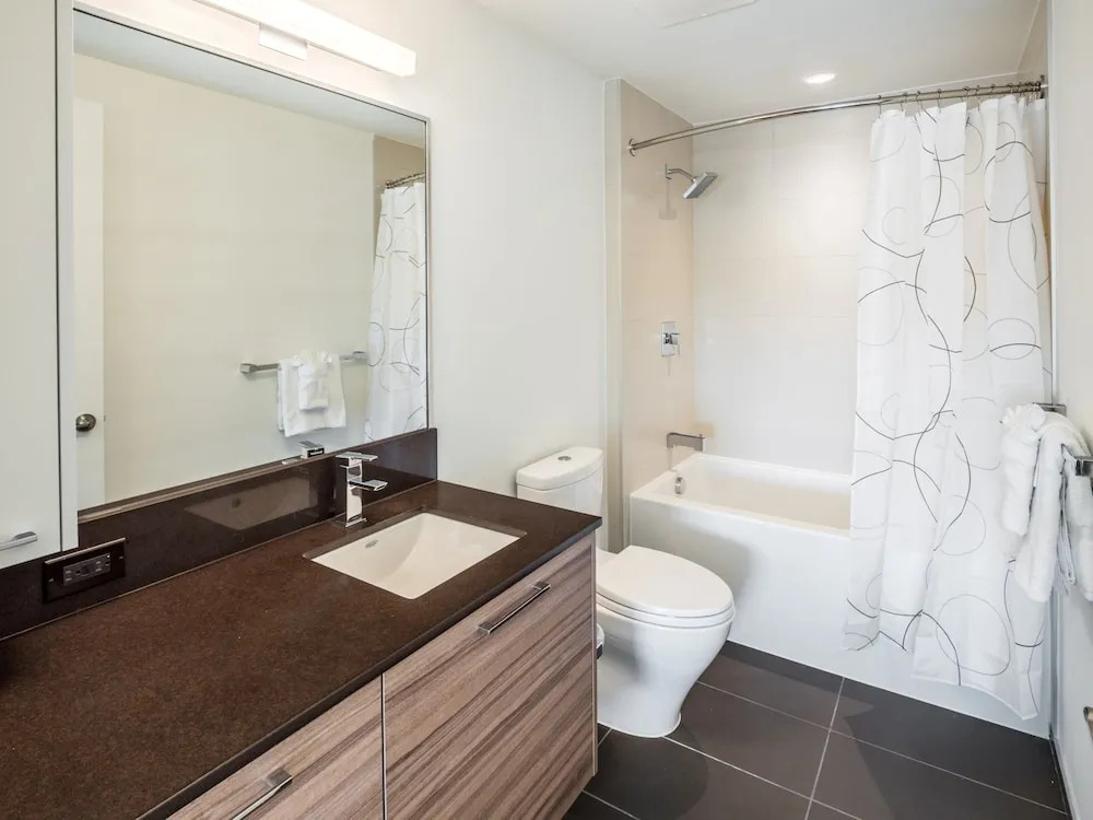 Bluebird Suites at Park Crest