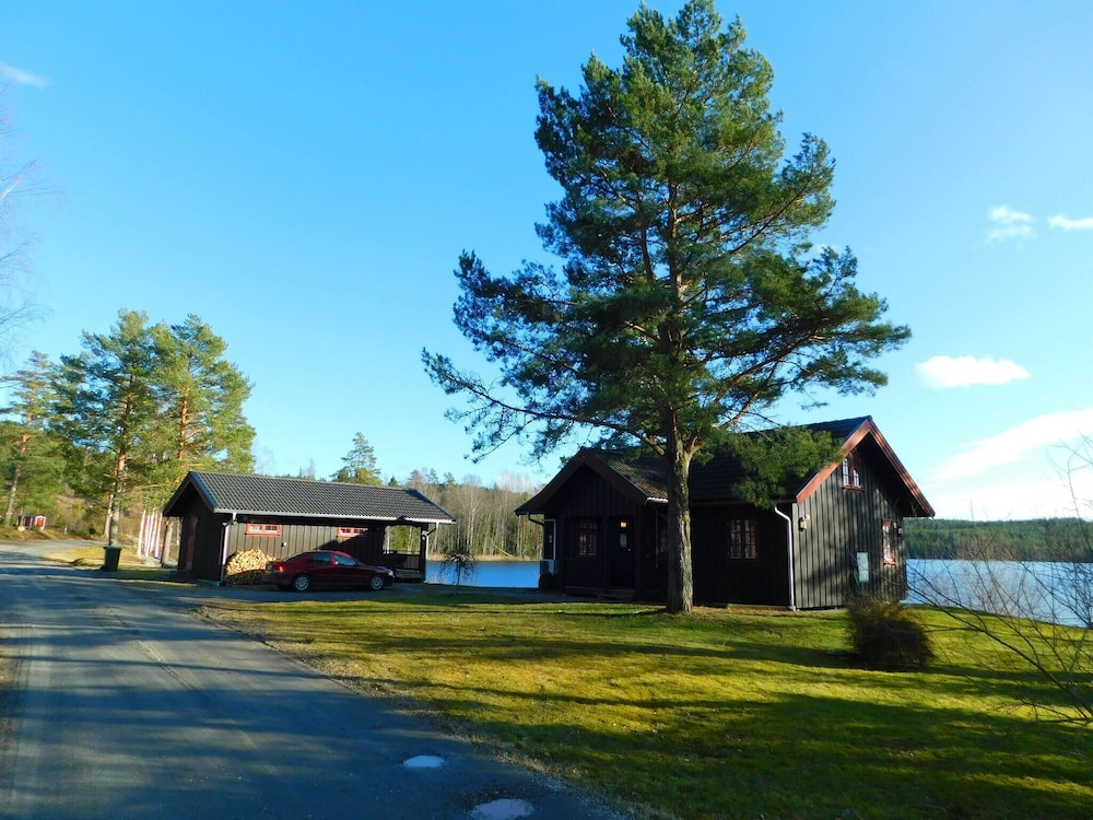 Lake View Cabin