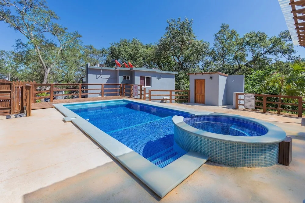 Bella Caribbean 2 Bedroom Condo by Redawning