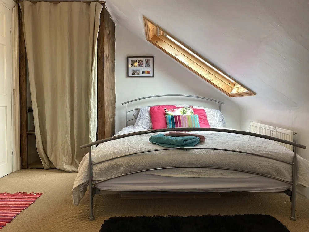 Cozy Holiday Home in Folkstone Near Folkestone Harbour Arm