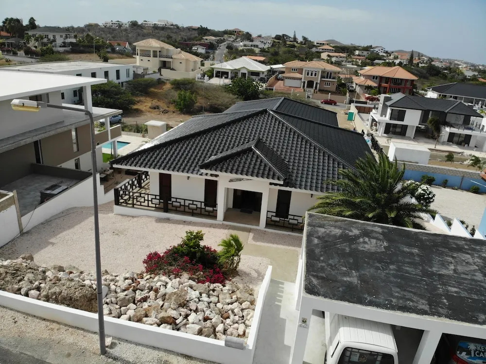 Beautiful Villa with pool near the beach for groups