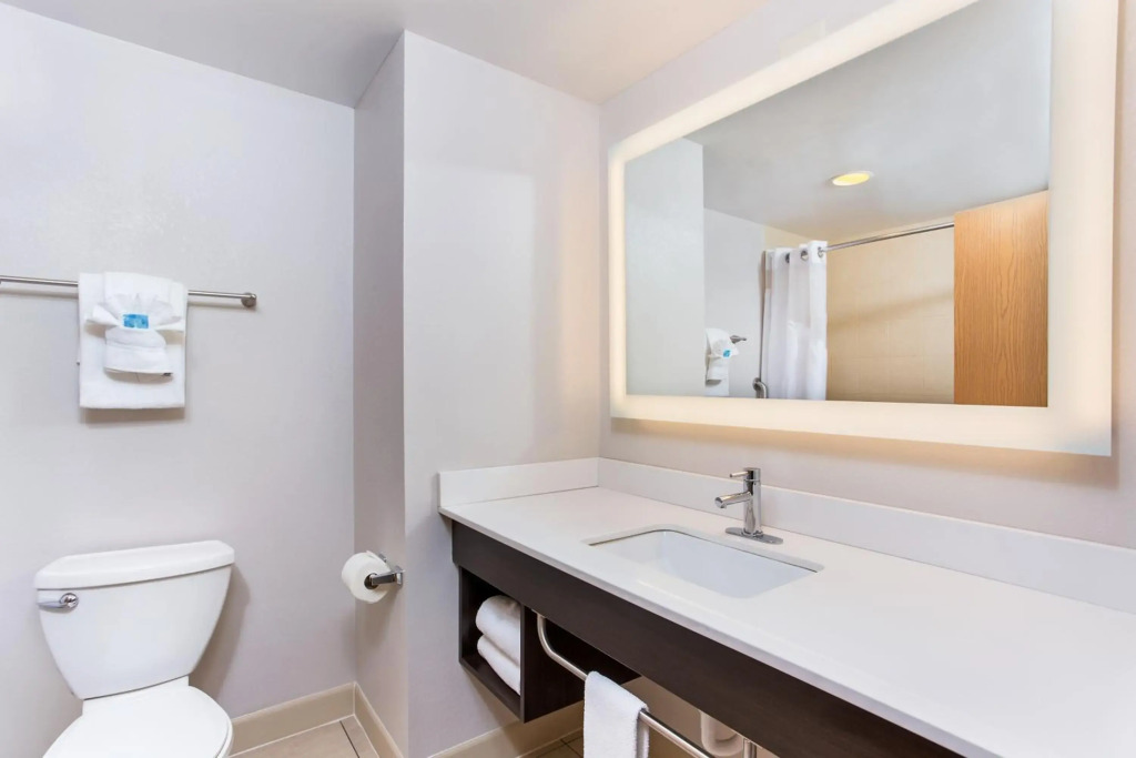Holiday Inn Express & Suites Morristown by IHG