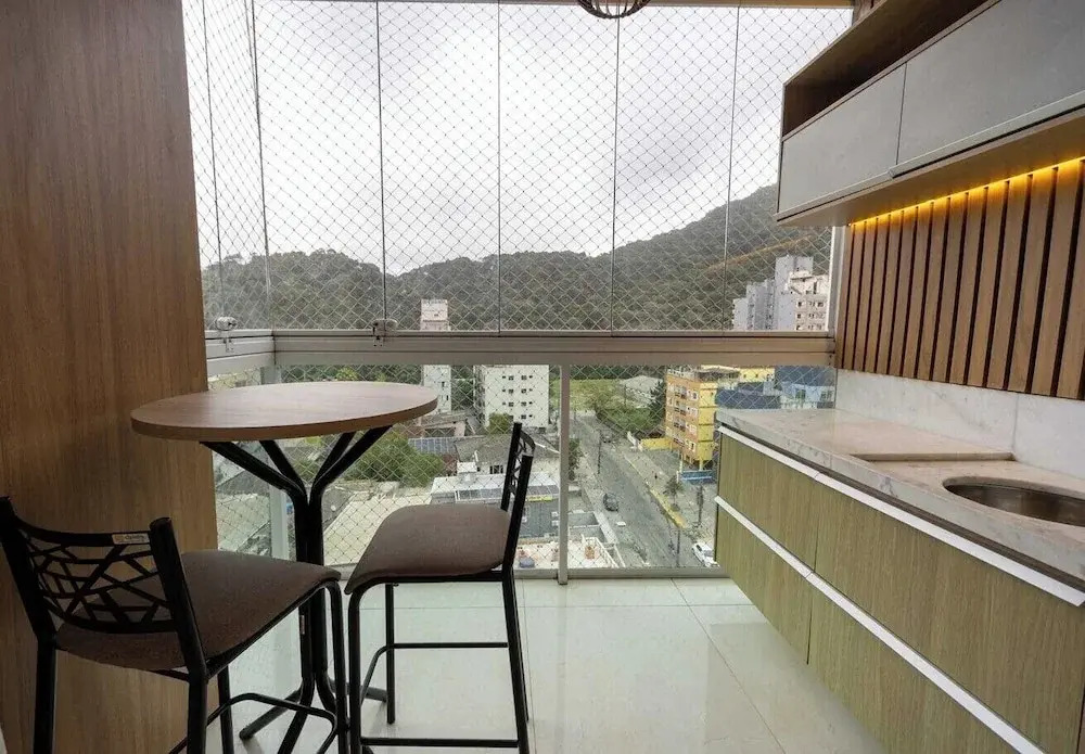 Apto c Piscina e Brinquedoteca a 400m da Praia