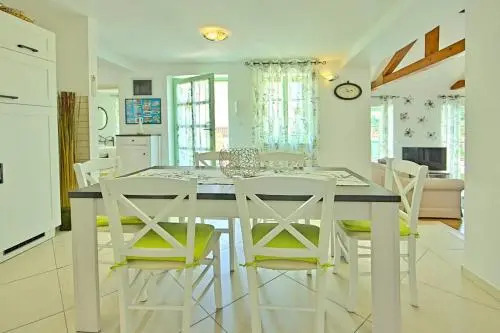Fabulous villa Zelda with pool near the beach