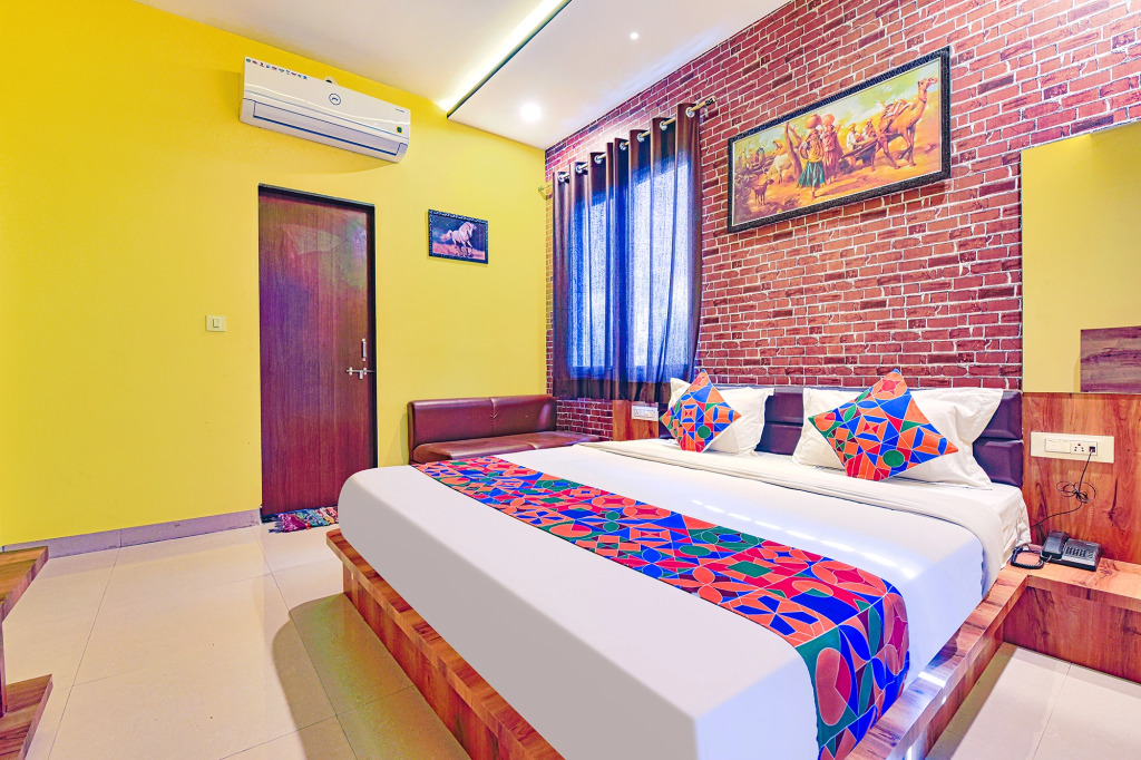 Fabhotel Lotus