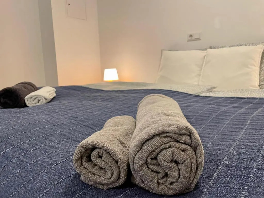 ECA Rooftop Live - Private Rooms & Serviced Apartments