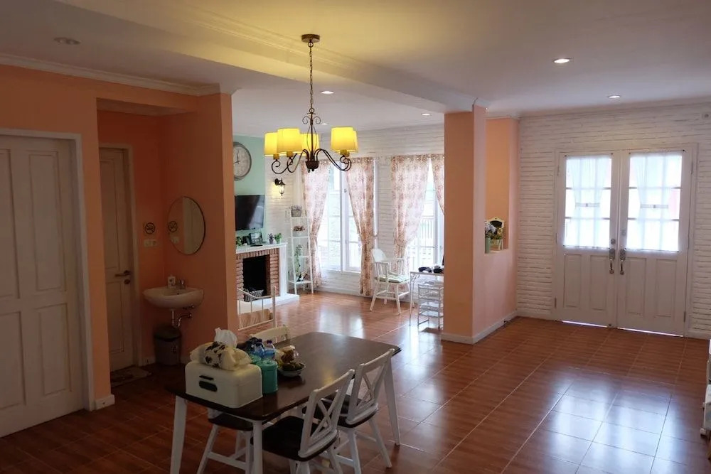 Sweet Peach House