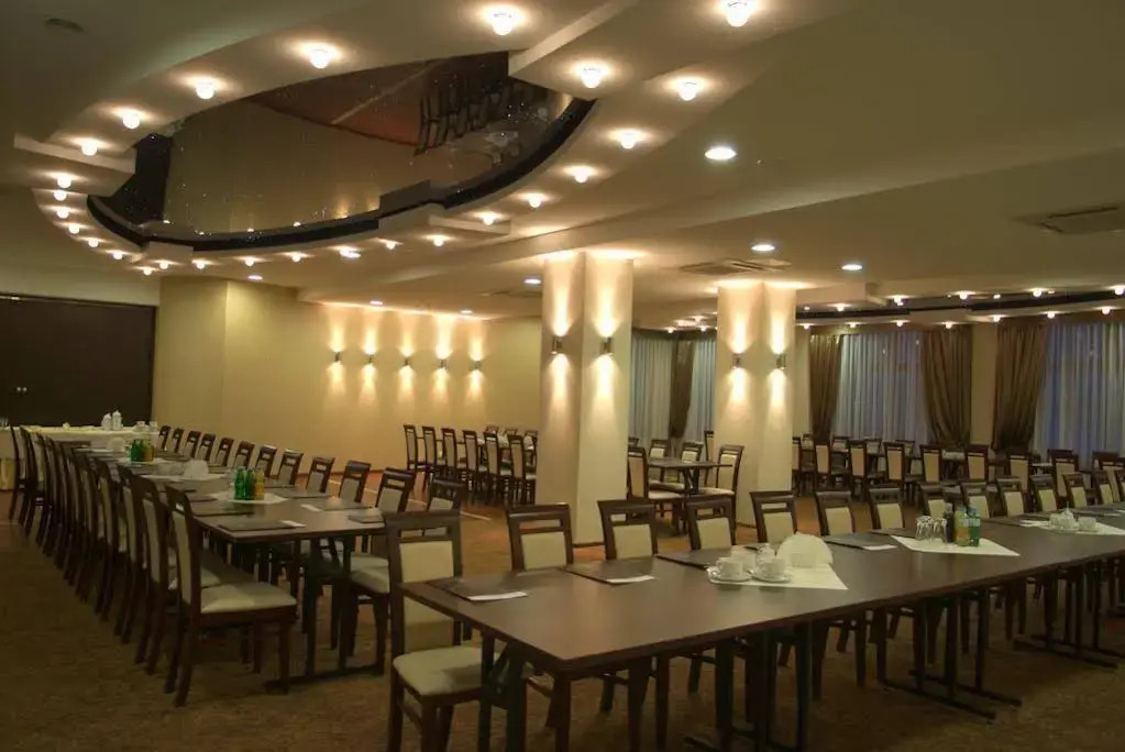 Hotel Cztery Pory Roku