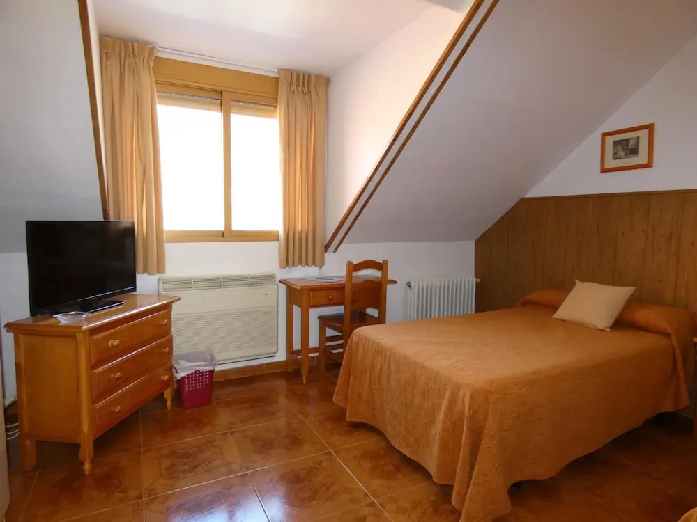 Hotel de Montaña Cueva Ahumada