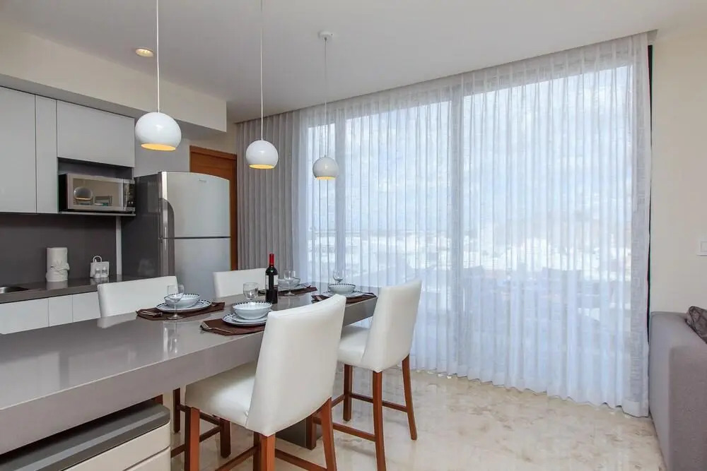 A-Nah Apartments, Rooftop Pool, walking distance to 5th avenue