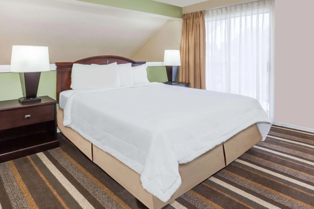 Hawthorn Suites Dallas Love Field