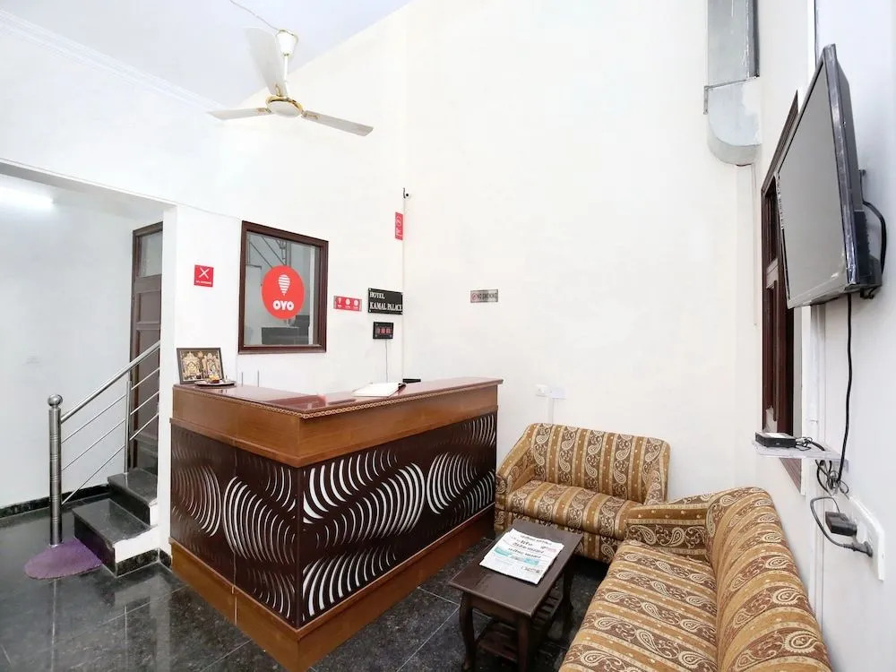 OYO 12025 Hotel Kamal Palace