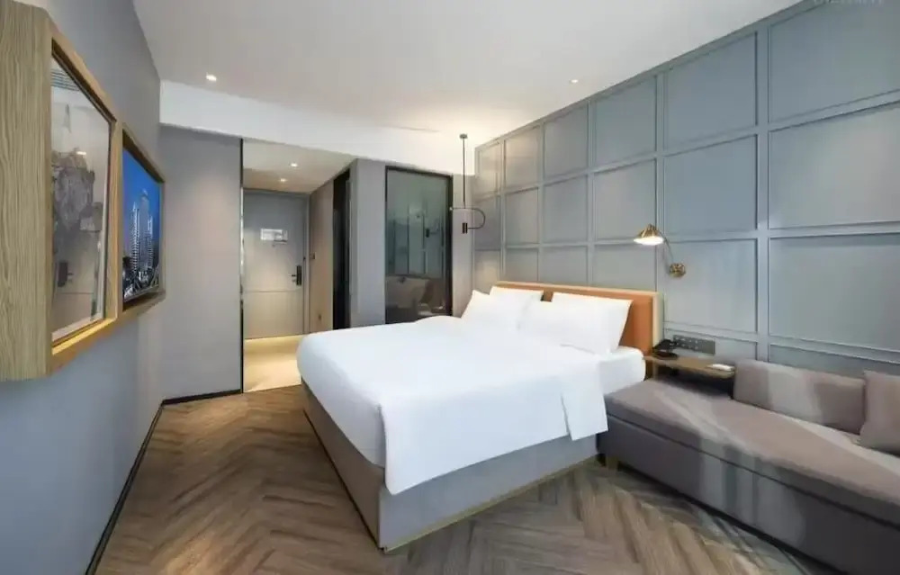 Yifeng hotel