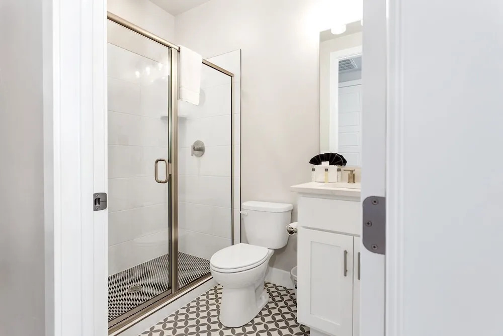 Family Fun Getaway #2333 5 Bedroom Townhouse by RedAwning