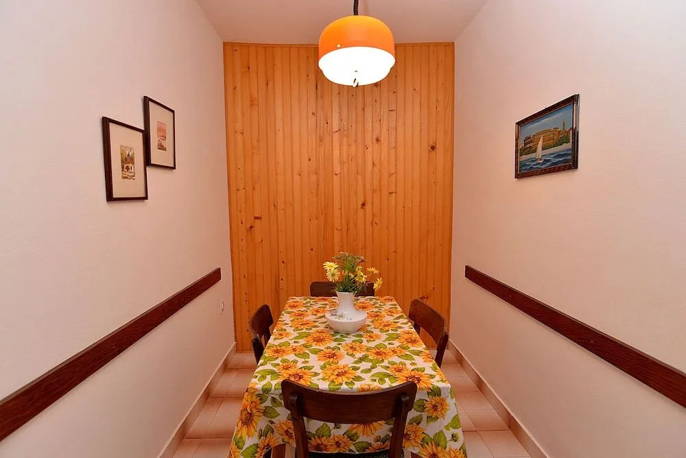 Apartment 650
