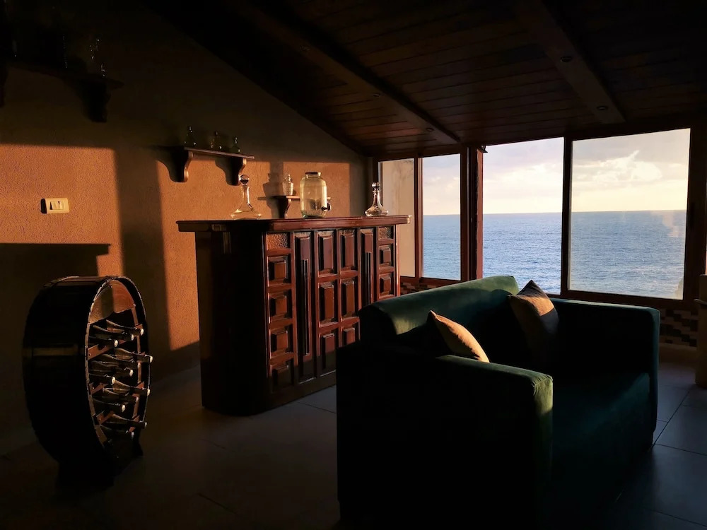 Apartment near Lady of the Sea & Phoenician Wall