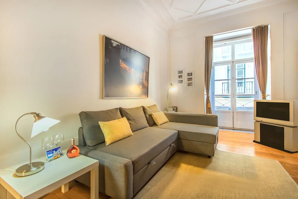Old Town Chiado Balcony Aircon by LD Apartments
