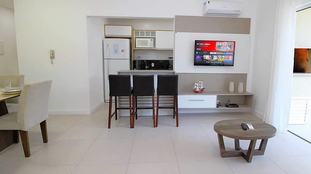 1071   Apartamento Com 2 Suítes Na Praia De Bombinhas