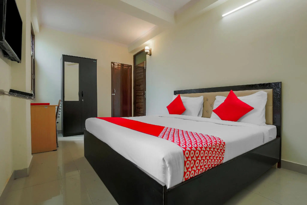 OYO Flagship 36485 Smg Heritage Nehru Enclave