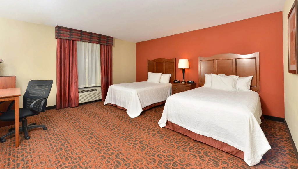 Hampton Inn Clinton, IA