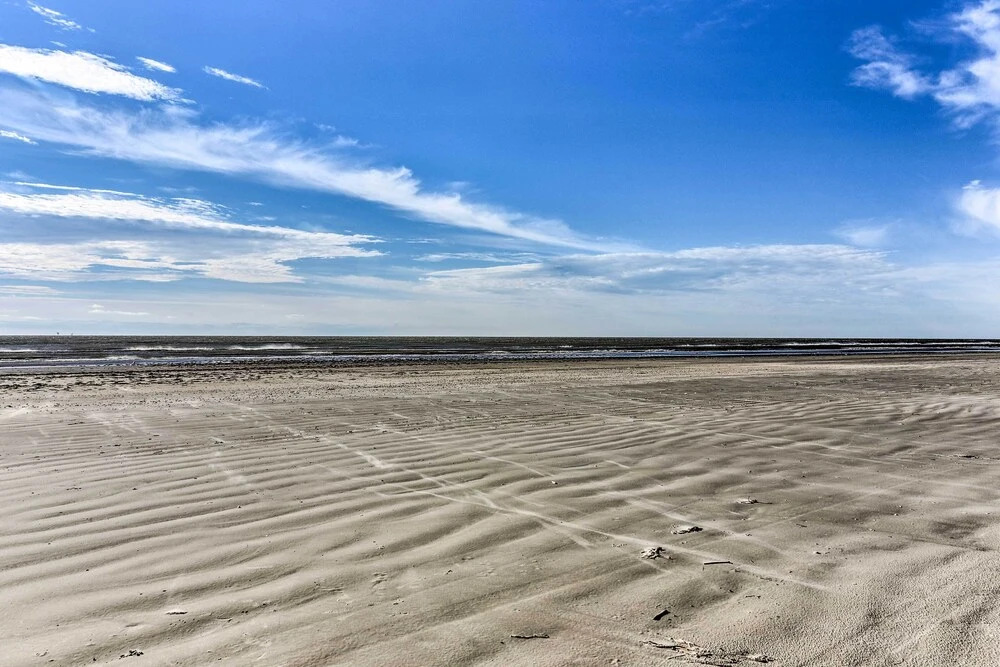 Steps to Beach: Ocean-view Retreat in Galveston!