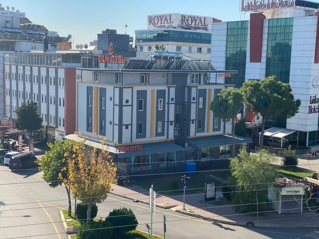 TAN OTEL