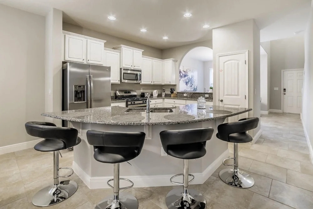 Oakbourne Avenue 5369
