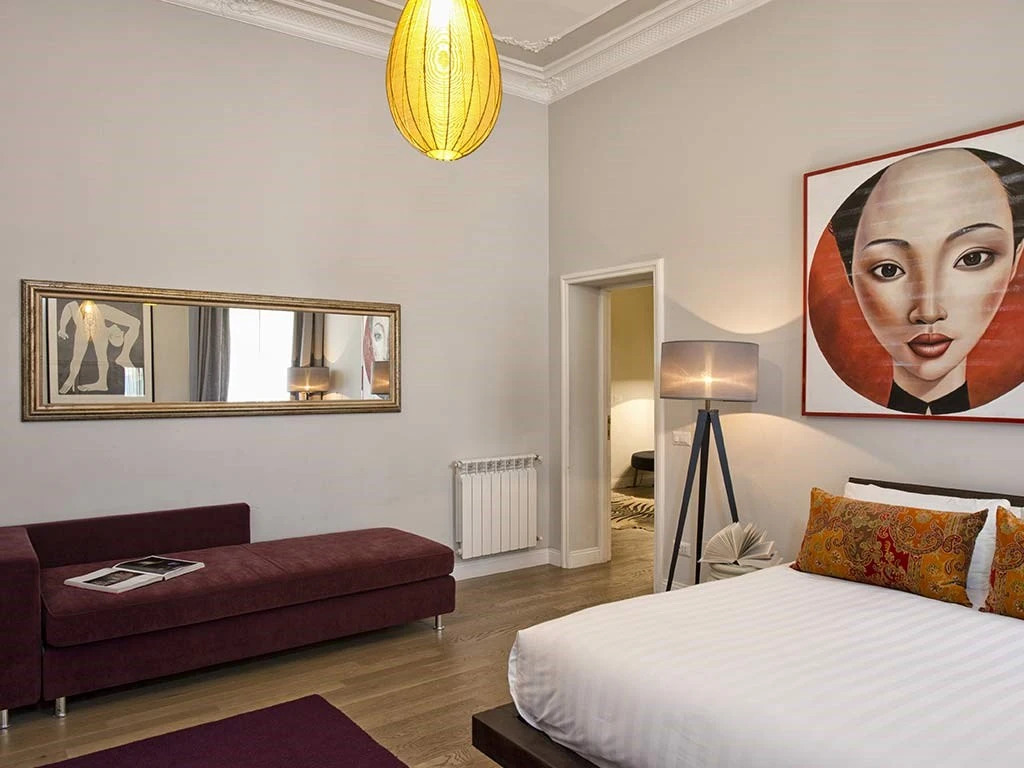 The Independent Suites