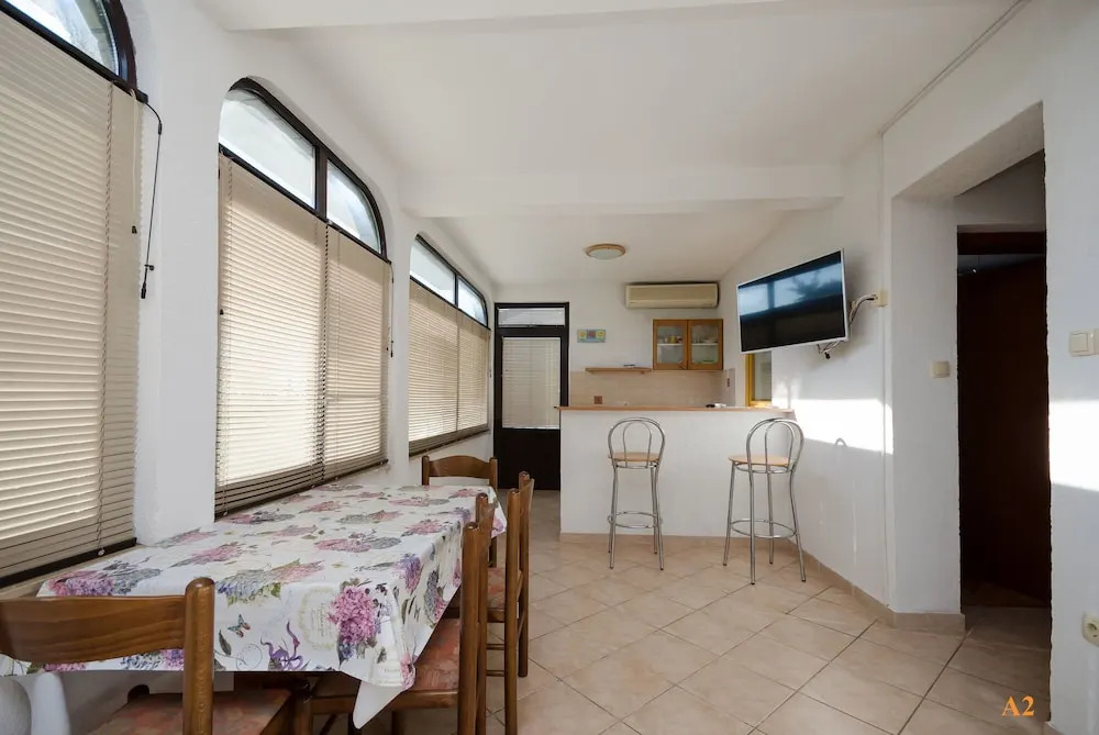 Apartments and Rooms Jaka