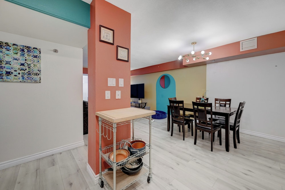 STS 1160 On Strip Sleeps 16 No Resort Fee
