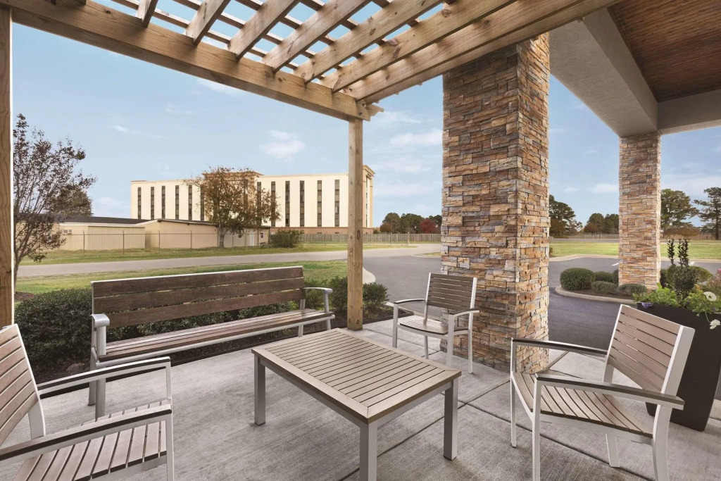 Country Inn & Suites by Radisson, Dunn I-95