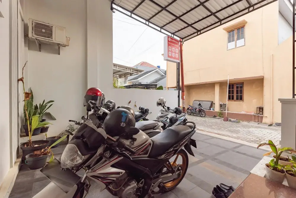 RedDoorz Near Majapahit Semarang