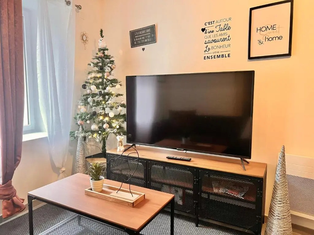 Maison 2 Chambres - TV - CLIM - BABY FOOT