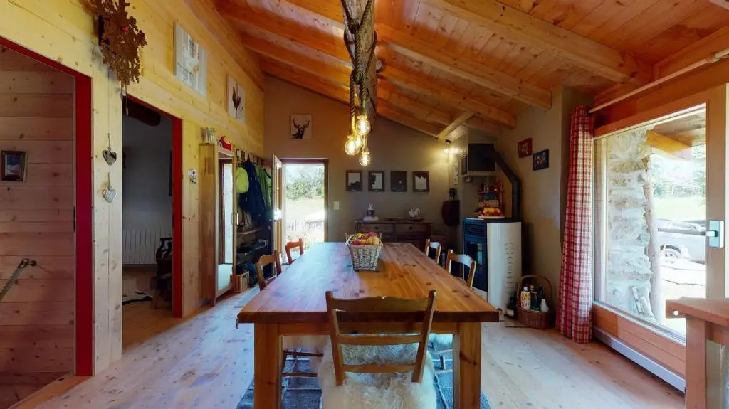 Authentic chalet full of charm, 5min. from Anzère