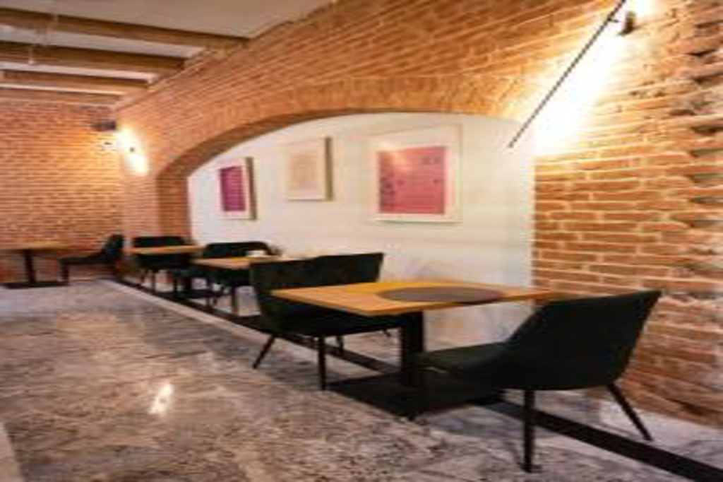 HOTEL TEATR