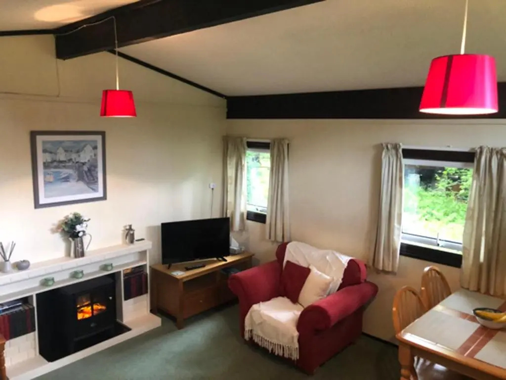 Nuthatch Lodge is set in 24 acres of wood, parkland near the village of Cenarth