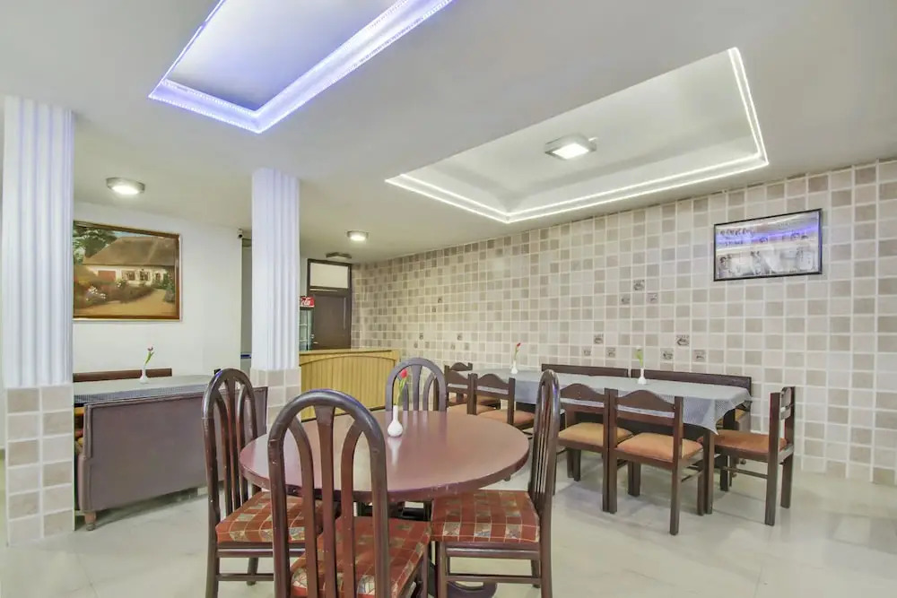 Capital O 11741 Hotel Nest