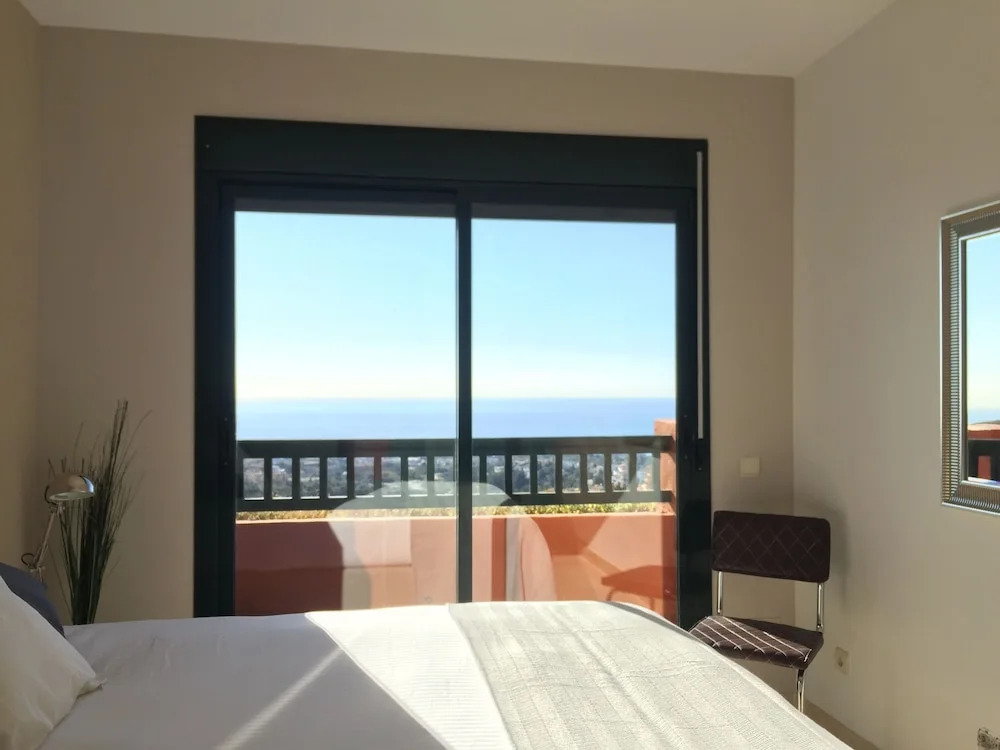 Luxurious SEA View Apartment