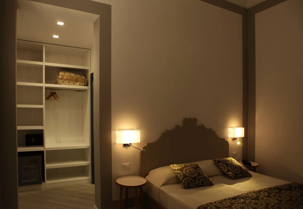 Aegusa Hotel