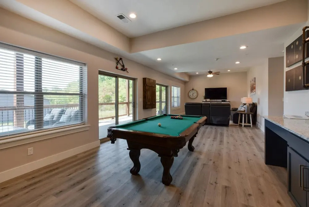 Journey's Remedy Lite - Lake View - Closest to Indoor Pool - Sleeps 22