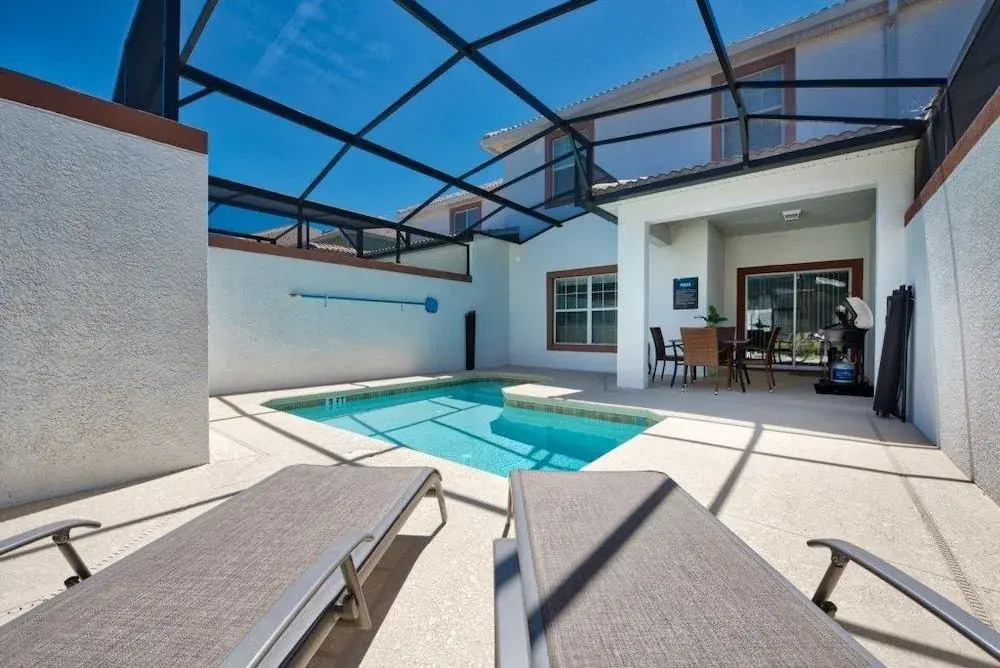 4Bedroom Townhouse at Storey Lake by RedAwning