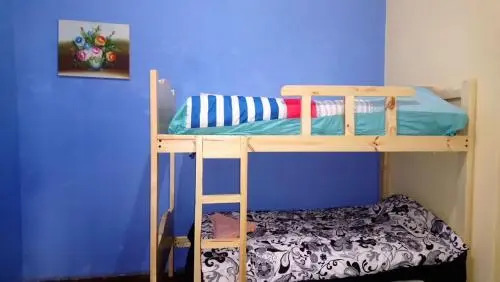 Old House backpackers B & B