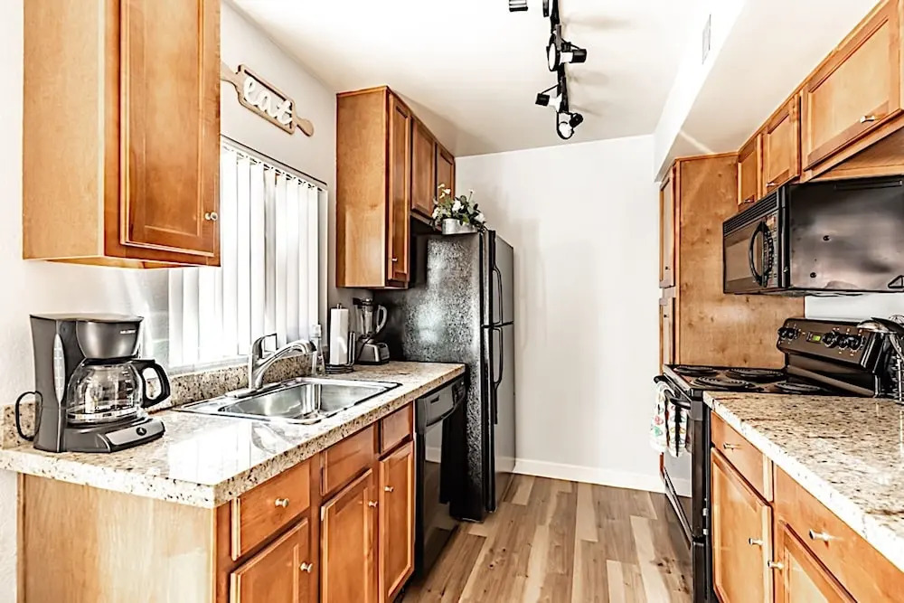 Sunscape Getaway 1BR by Casago
