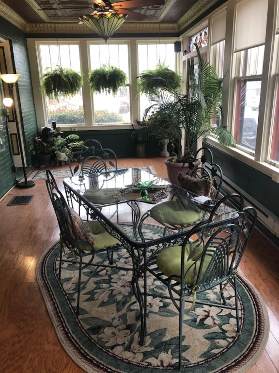Lyons'' Twin Mansions B&B And Spa