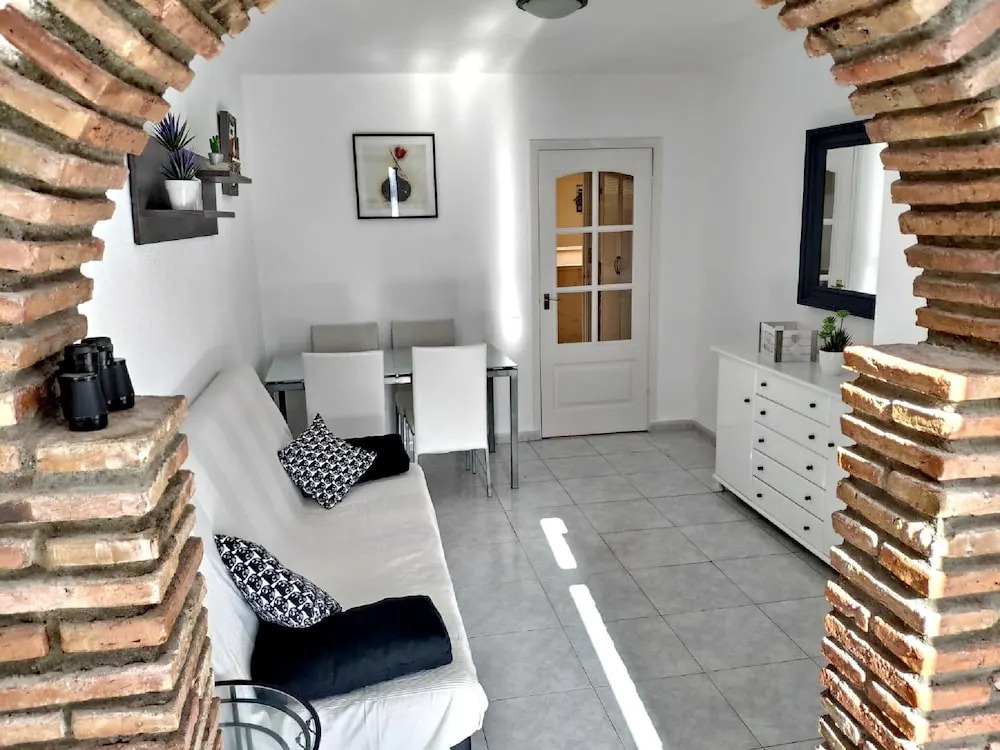 Apartment with One Bedroom in Benalmádena, with Wonderful Sea View, Pool Access And Enclosed Garden - 600 M From the Beach