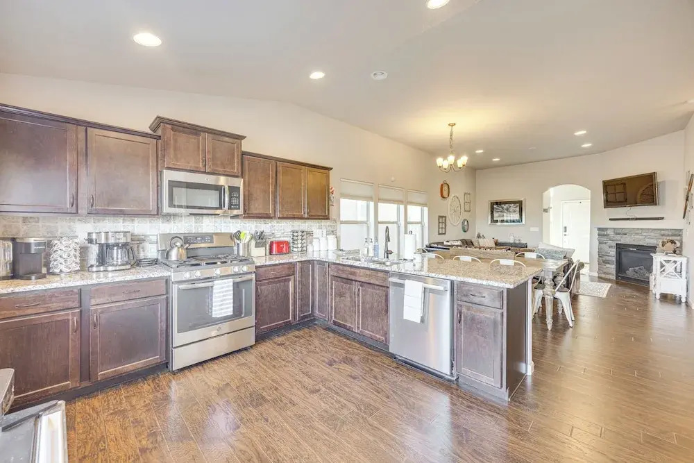 8 Mi to Usafa! Townhome w/ Game Room & Backyard