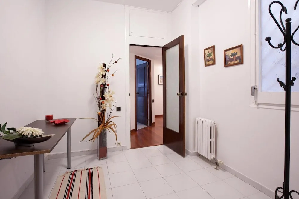 Akira Flats Sant Pau apartments