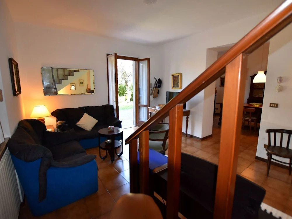 Two-family home with private garden 100 metres from the lake and beach