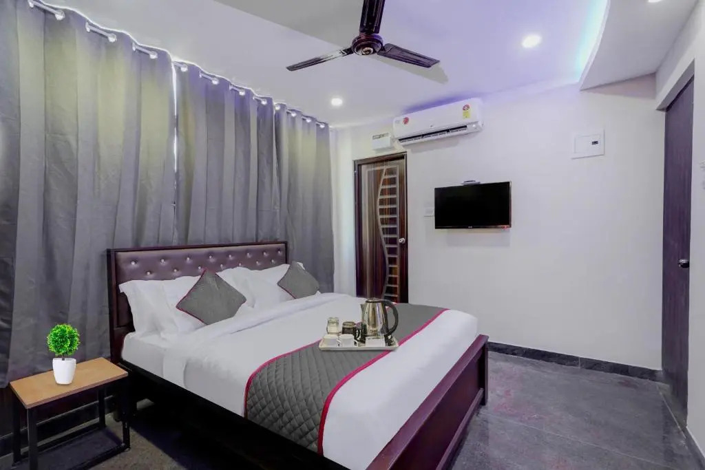 OYO Townhouse 1090 G Silver Nungambakkam