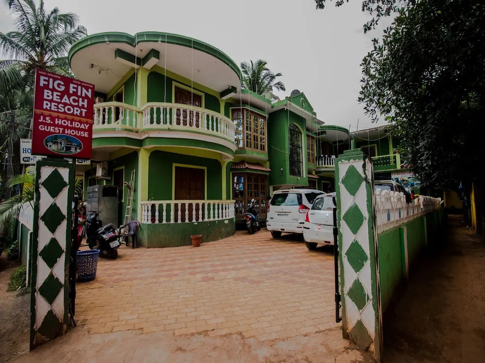 OYO 14233 Home Seaside 2BHK Calangute Beach